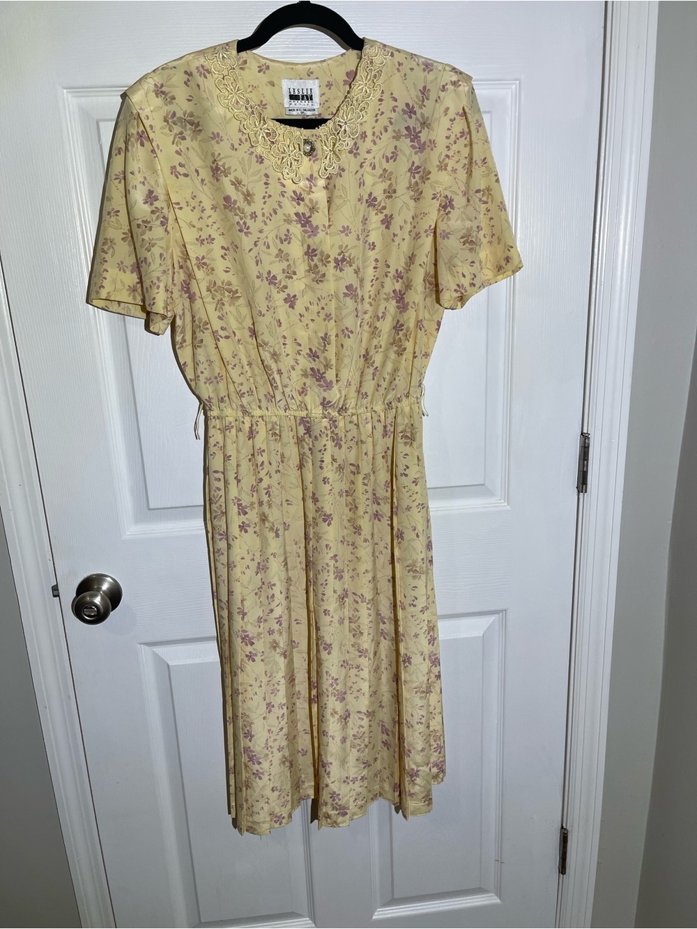 Leslie Fay Vintage Cottagecore Floral Pleated Dress with Matching belt EVC Sz 12 - Picture 2 of 7